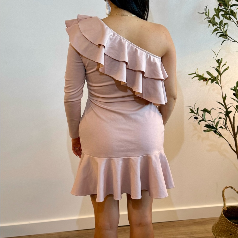 Elegant Pink One-Shoulder Dress